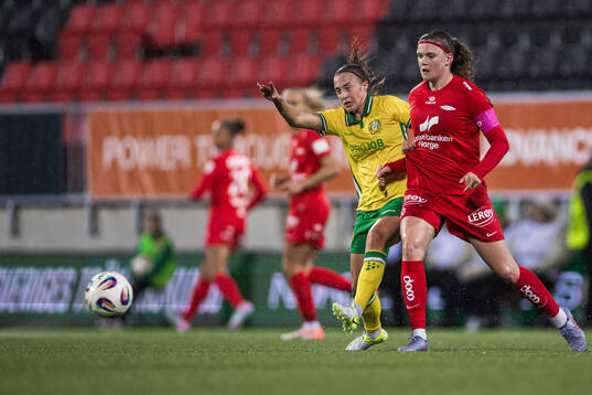 Vilma Emilia Koivisto of Hammarby and Signe Gaupset of Brann