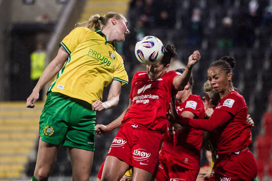 Emelie Bragstad of Hammarby and Brenna Lovera of Brann