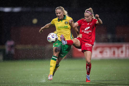 Stina Lennartsson of Hammarby and Nea Lehtola of Brann