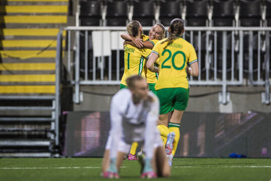 Ellen Wangerheim of Hammarby celebrates with Stina