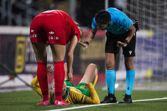 Anna Jøsendal of Hammarby in pain
