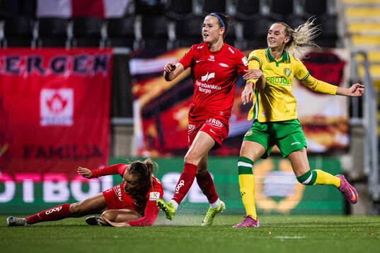 Ellen Wangerheim of Hammarby and Signe Gaupset of Brann