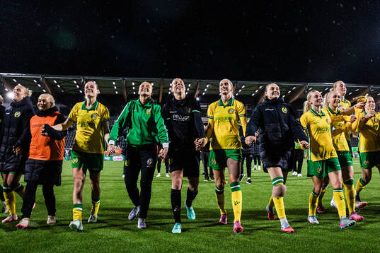 Sofia Reidy, Fanny Peterson, goalkeeper Melina Loeck, Ellen