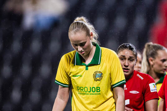 Emelie Bragstad of Hammarby looks dejected