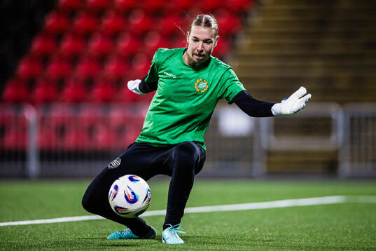 Goalkeeper Melina Loeck of Hammarby