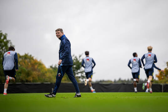 Head coach Jon Dahl Tomasson of the Swedish men's national