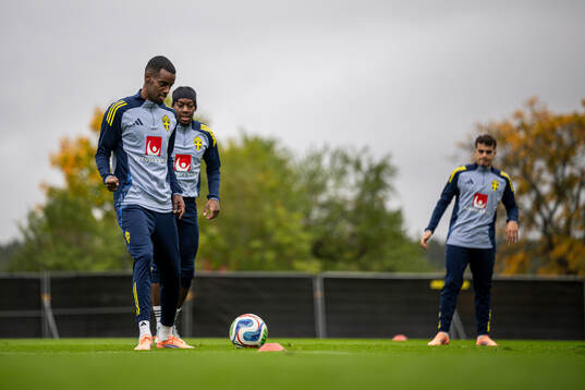 Alexander Isak and Anthony Elanga of the Swedish men's