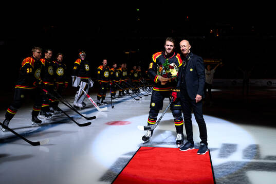 Brynäs Johannes Kinnvall uppmärksammas för 200 matcher