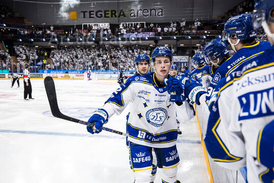 Leksands Lukas Vejdemo och Marcus Gidlöf jublar