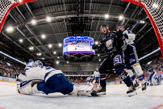 Leksands målvakt Jakob Hellsten och Linköpings Eskild