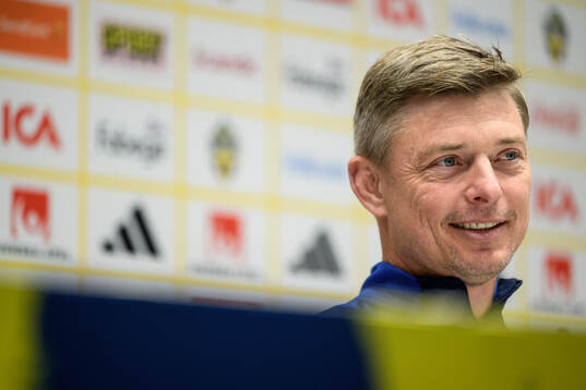 Head coach Jon Dahl Tomasson of the Swedish men's national