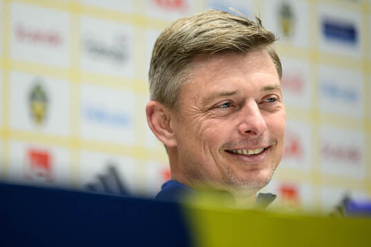 Head coach Jon Dahl Tomasson of the Swedish men's national