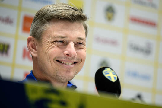 Head coach Jon Dahl Tomasson of the Swedish men's national