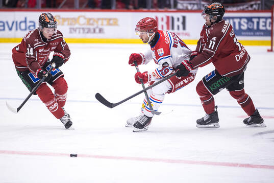 Örebros Liam Danielsson och Kalle Kossila och Timrås