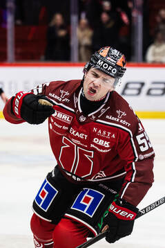 Örebros David Quenneville jublar