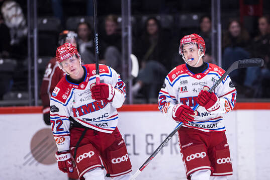 Timrås Erik Walli Walterholm jublar
