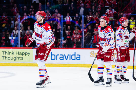 Timrås Marcus Westfält deppar med lagkamrater