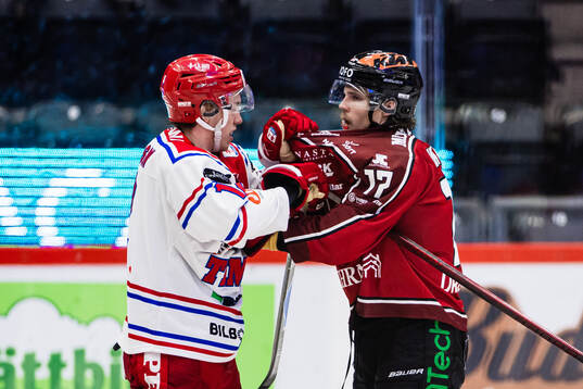 Timrås Linus Eriksson och Örebros William Wikman
