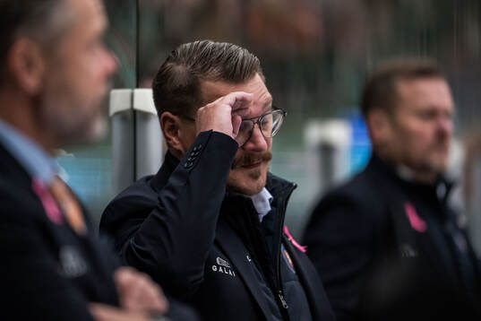 Växjös tränare Björn Hellkvist deppar