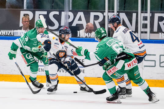 Rögles Lukas Ekeståhl-Jonsson och Växjös Manuel Ågren