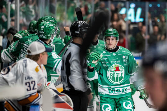 Rögles Isac Solberg jublar