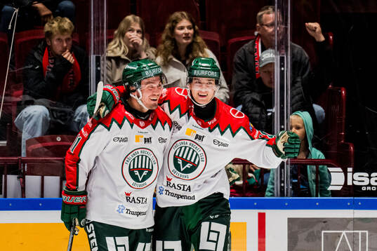 Frölundas Max Lindholm och Jacob Peterson jublar