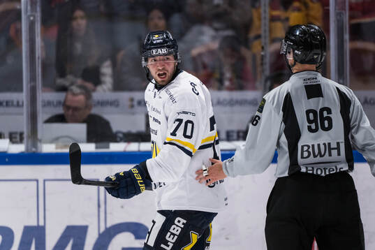 HV71s Lukas Rousek reagerar