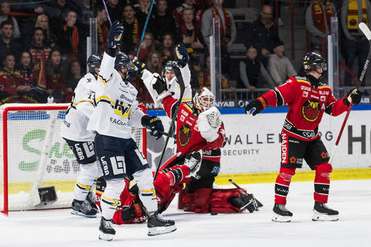 HV71s Lukas Rousek och Luleås målvakt Matteus Ward