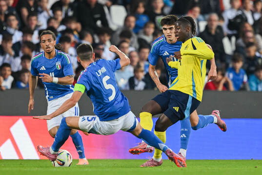 Alieu Njie of Sweden and Luca Lipani of Italy
