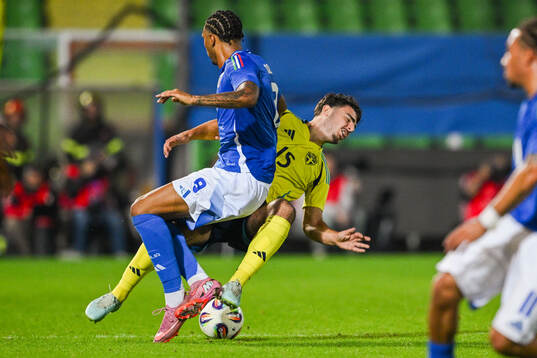 Cher Ndour of Italy and Bleon Kurtulus of Sweden