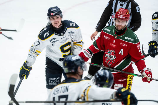 Södertäljes spelare jublar