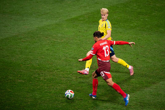 Lucas Bergvall of Sweden and Ricardo Rodriguez of
