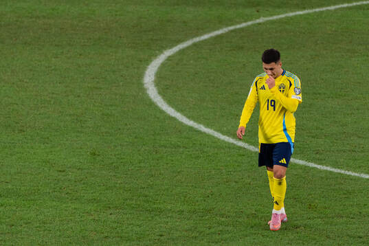 Roony Bardghji of Sweden looks dejected