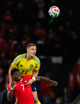 Breel Embolo of Switzerland and Gustaf Lagerbielke of Sweden