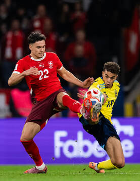 Fabian Rieder of Switzerland and Yasin Ayari of Sweden