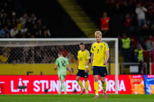 Lucas Bergvall of Sweden looks dejected