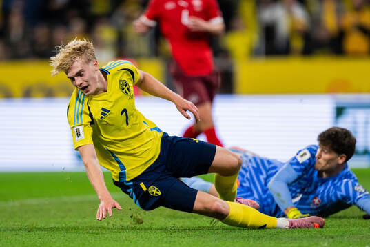 Lucas Bergvall of Sweden