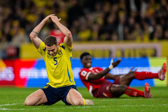 Gabriel Gudmundsson of Sweden and Breel Embolo of