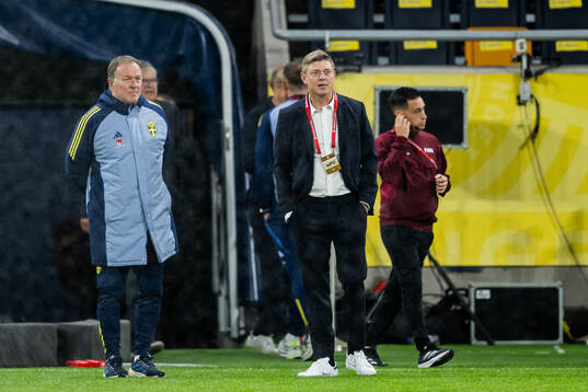 Assistant coach Remy Reijnierse and head coach Jon Dahl
