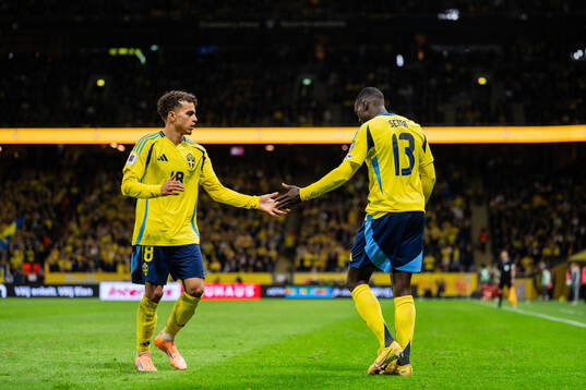 Yasin Ayari and Ken Sema of Sweden