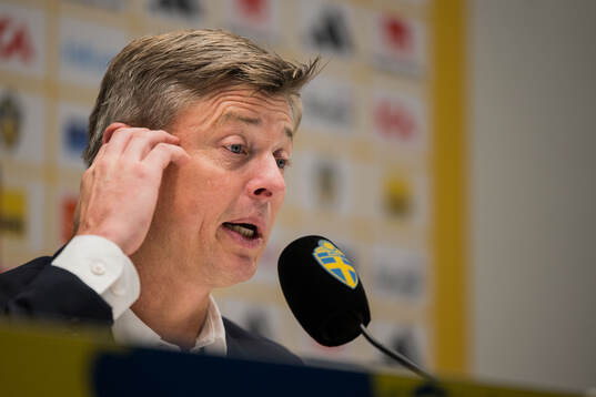 Head coach Jon Dahl Tomasson of Sweden