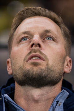 Assistant coach Sebastian Larsson