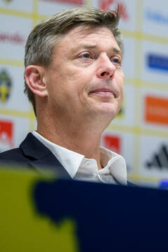 Head coach Jon Dahl Tomasson of Sweden ata a press