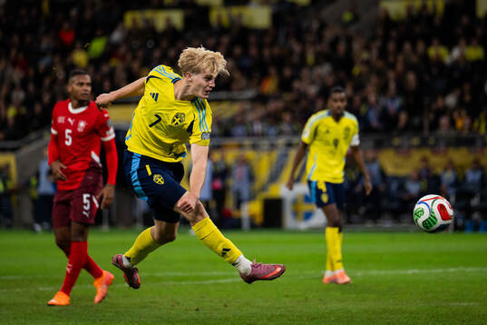 Lucas Bergvall of Sweden