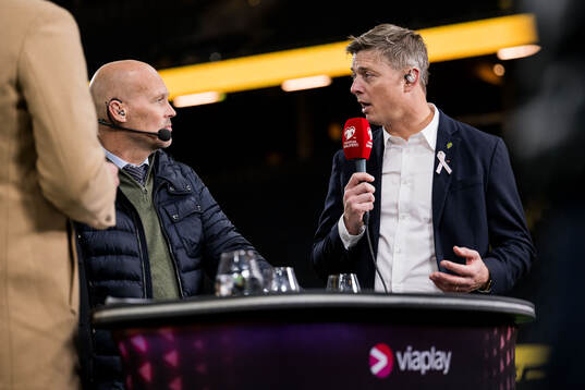 Expert Fredrik Ljungberg and head coach Jon Dahl Tomasson