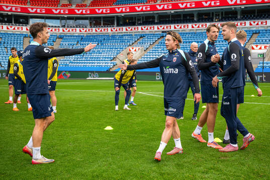 Bläddra bland fler bilder av Football, FIFA World Cup Qualifier, Norway, training