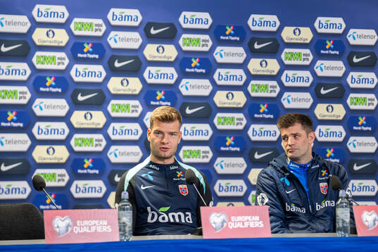 Alexander Sørloth and press officer Morten Morisbak