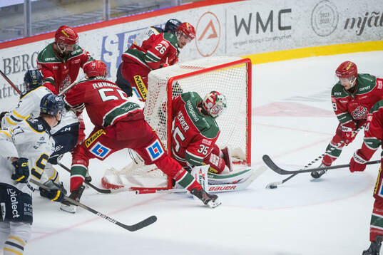 Modos målvakt Adam Werner