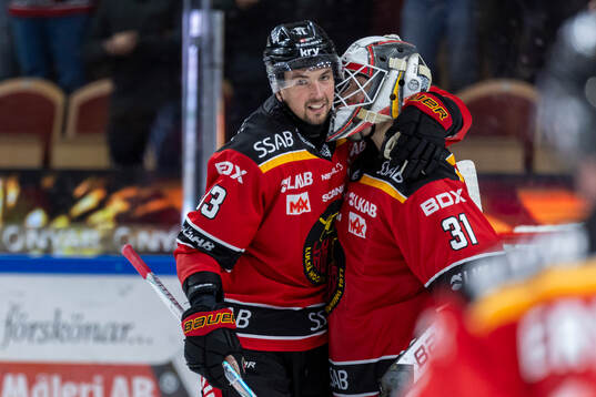 Luleås Eetu Koivistoinen jublar med Matteus Ward