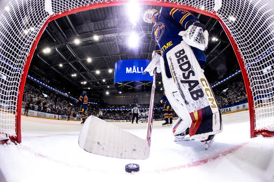 Djurgårdens målvakt Magnus Hellberg deppar